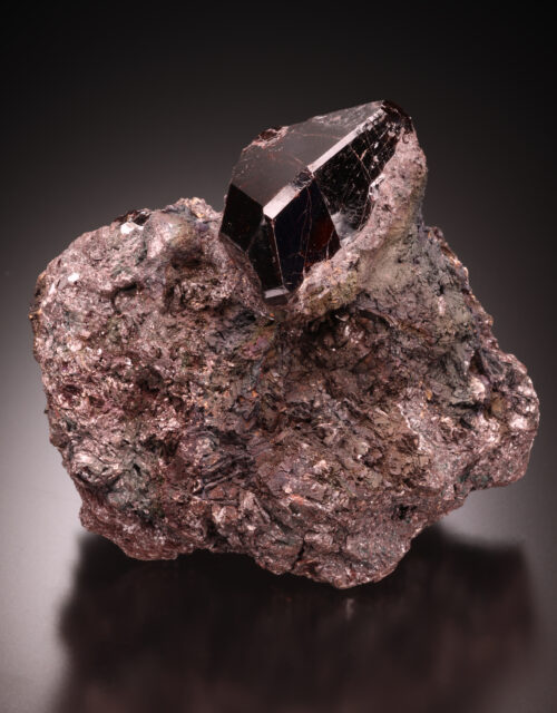 Rutile (twinned): Graves Mountain, Lincoln County, Georgia, USA