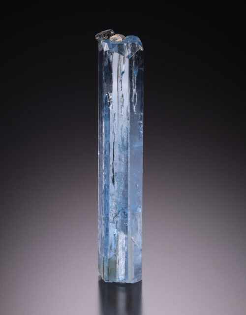 Beryl var. Aquamarine: Xuan Le, Thuong Xuan District, Thanh Hoa Province, Vietnam