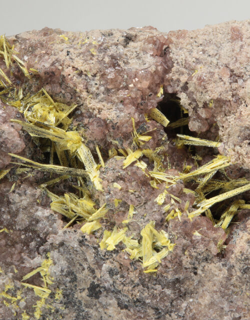 Rutherfordine, Schoepite, Dolomite: Musonoi Mine, Kolwezi, Mutshatsha, Lualaba, DR Congo