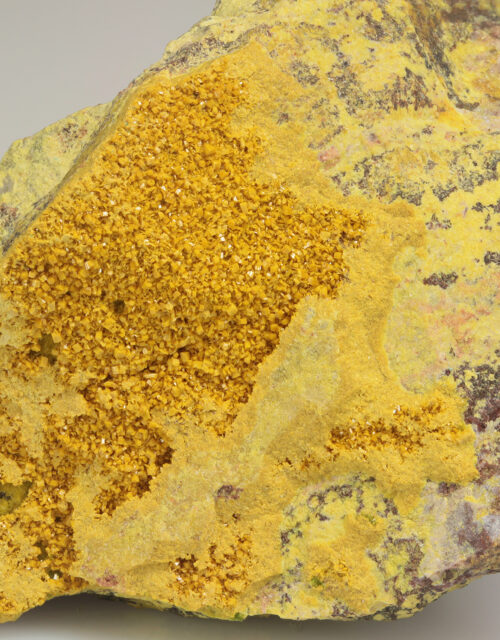 Soddyite: Musonoi Mine, Kolwezi, Mutshatsha, Lualaba, DR Congo