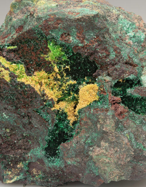Schoepite ps. Rutherfordine, Malachite, Cuprosklodowskite: Musonoi Mine, Kolwezi, Mutshatsha, Lualaba, DR Congo