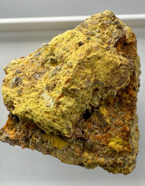 Billietite, Kasolite: Shinkolobwe Mine, Shinkolobwe, Haut-Katanga, DR Congo