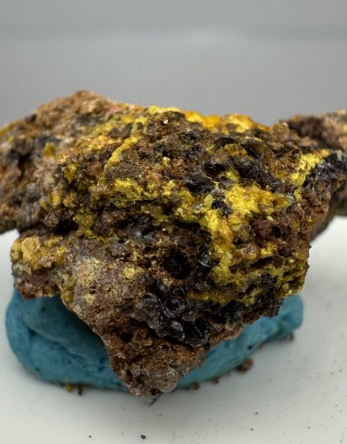 Soddyite, Swamboite-(Nd): Swambo Hill, Kambove Territory, Haut-Katanga, DR Congo