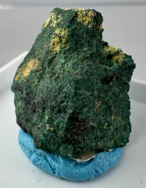 Dumontite: Shinkolobwe Mine, Shinkolobwe, Haut-Katanga, DR Congo