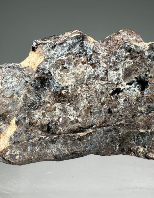 Samarskite-(Y): Spruce Pine Area, Mitchell County, North Carolina, USA