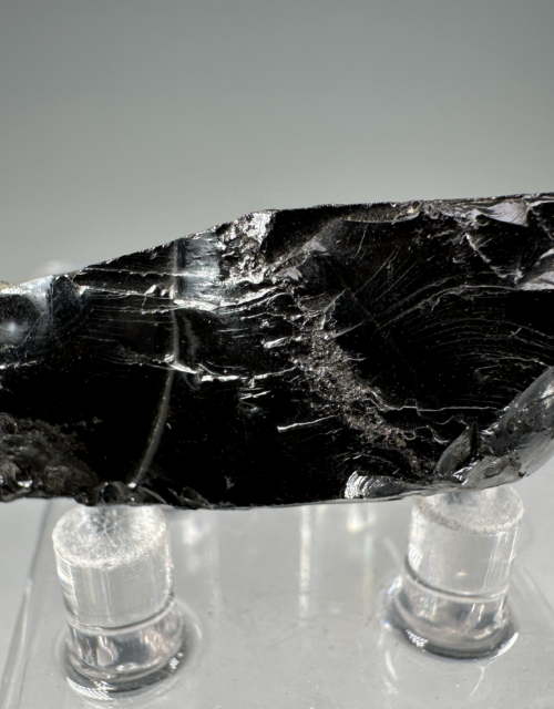 Fergusonite-(Y): Frøyså, Iveland, Agder, Norway
