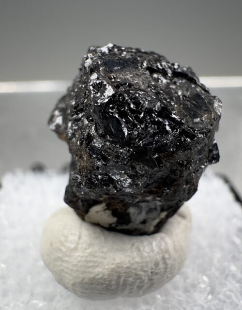 Samarskite-(Y) var. "Ampangbeite": Ampangabé pegmatite, Miandrarivo, Faratsiho, Vakinankaratra, Madagascar