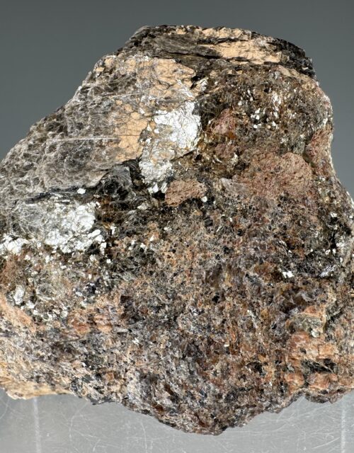 Samarskite-(Y): Husband Quarry #2, Husband Quarries, South Glastonbury, Glastonbury, Hartford County, Connecticut, USA
