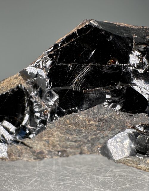 Samarskite-(Y): Boulder County, Colorado, USA