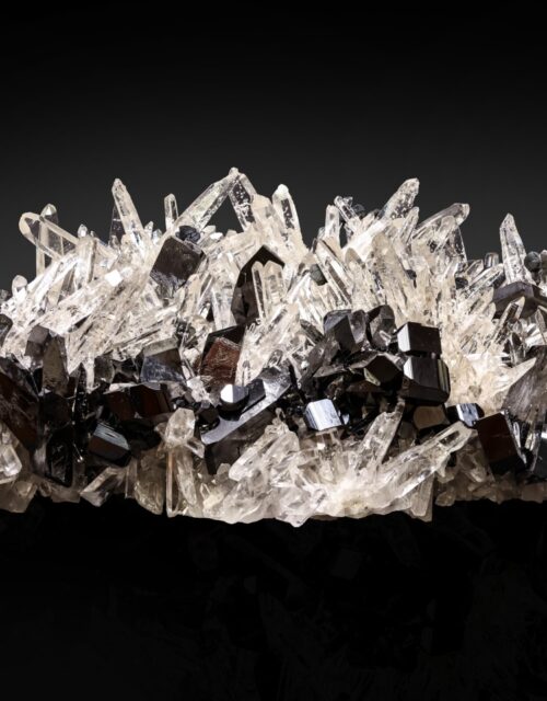 Ferberite, Quartz: Kami Mine, Ayopaya Province, Cochabamba, Bolivia