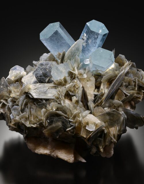 Beryl var. Aquamarine, Muscovite: Chumar Bakhoor, Nagar, Gilgit-Baltistan, Pakistan