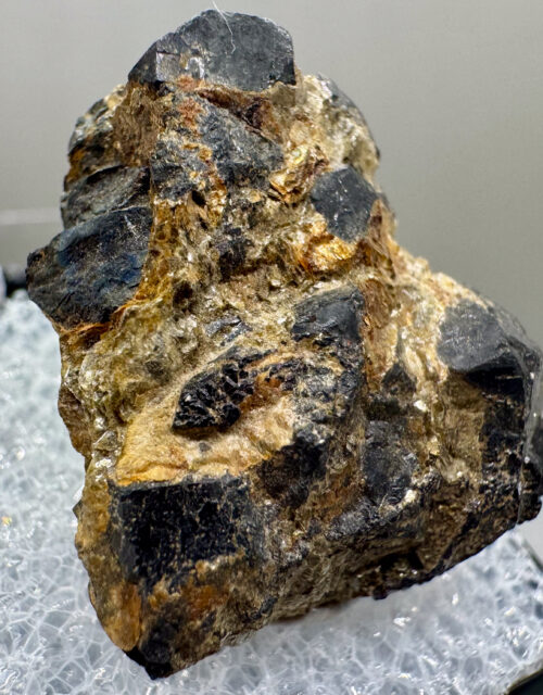 Uraninite: Chestnut Flats Mine, Spruce Pine, Mitchell County, North Carolina, USA