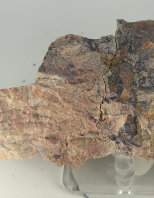 Fluocerite-(Ce), Albite