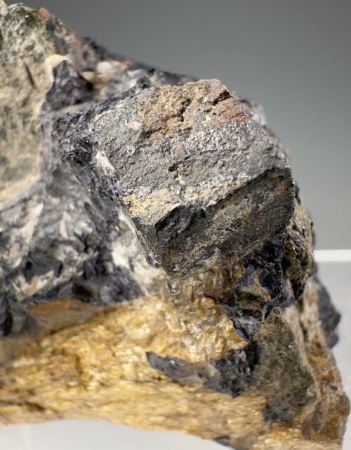 Uraninite, Titanite, Fluorite, Fluorapatite