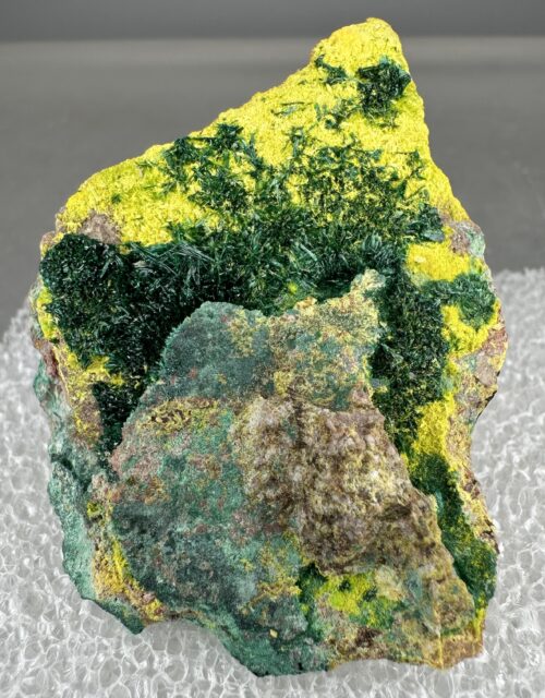 Guilleminite, Malachite